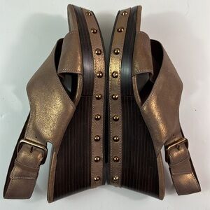 Donald J Pliner Metallic Bronze Platform Sandals with Studs, size 9.5, EUC